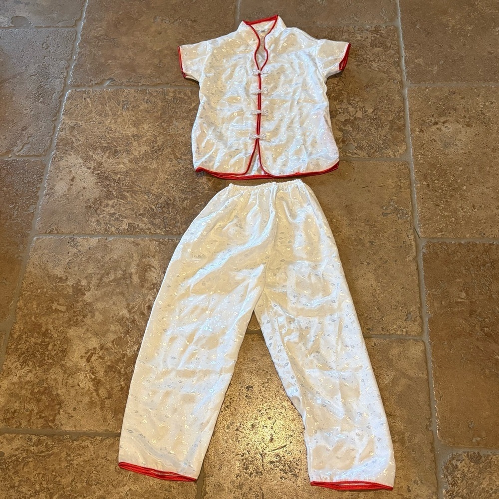 NWOT~Girls White and Red Kids Chinese New Year Set Top Pants Size 2-4 Yrs